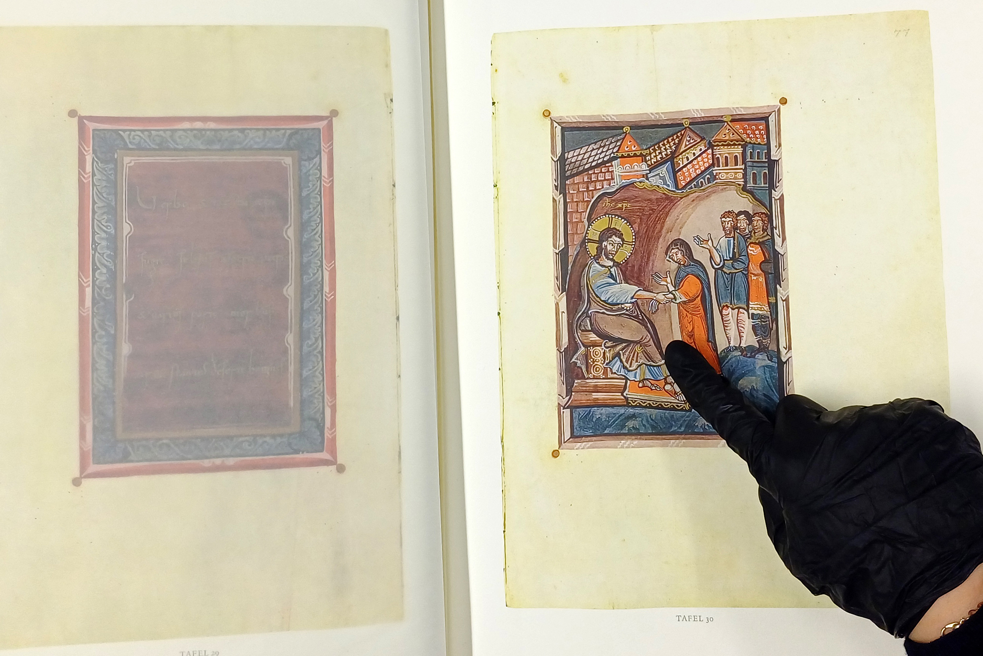  „Fast so gut wie das Original“ – die Arbeit mit Faksimiles mittelalterlicher Handschriften