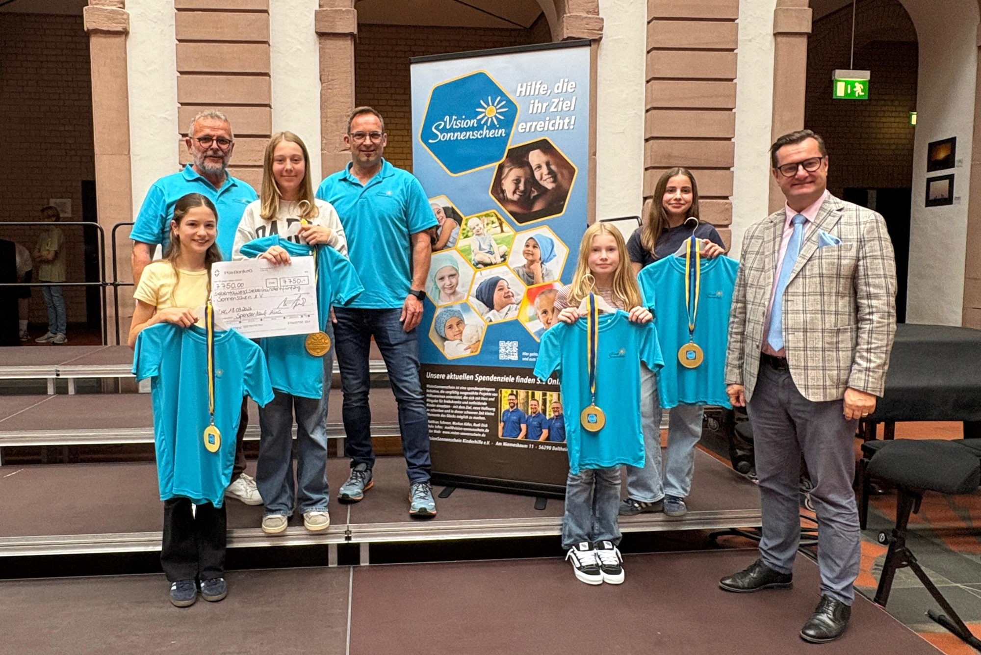 SV-Aktion: Spendenübergabe an den Verein Vision Sonnenschein